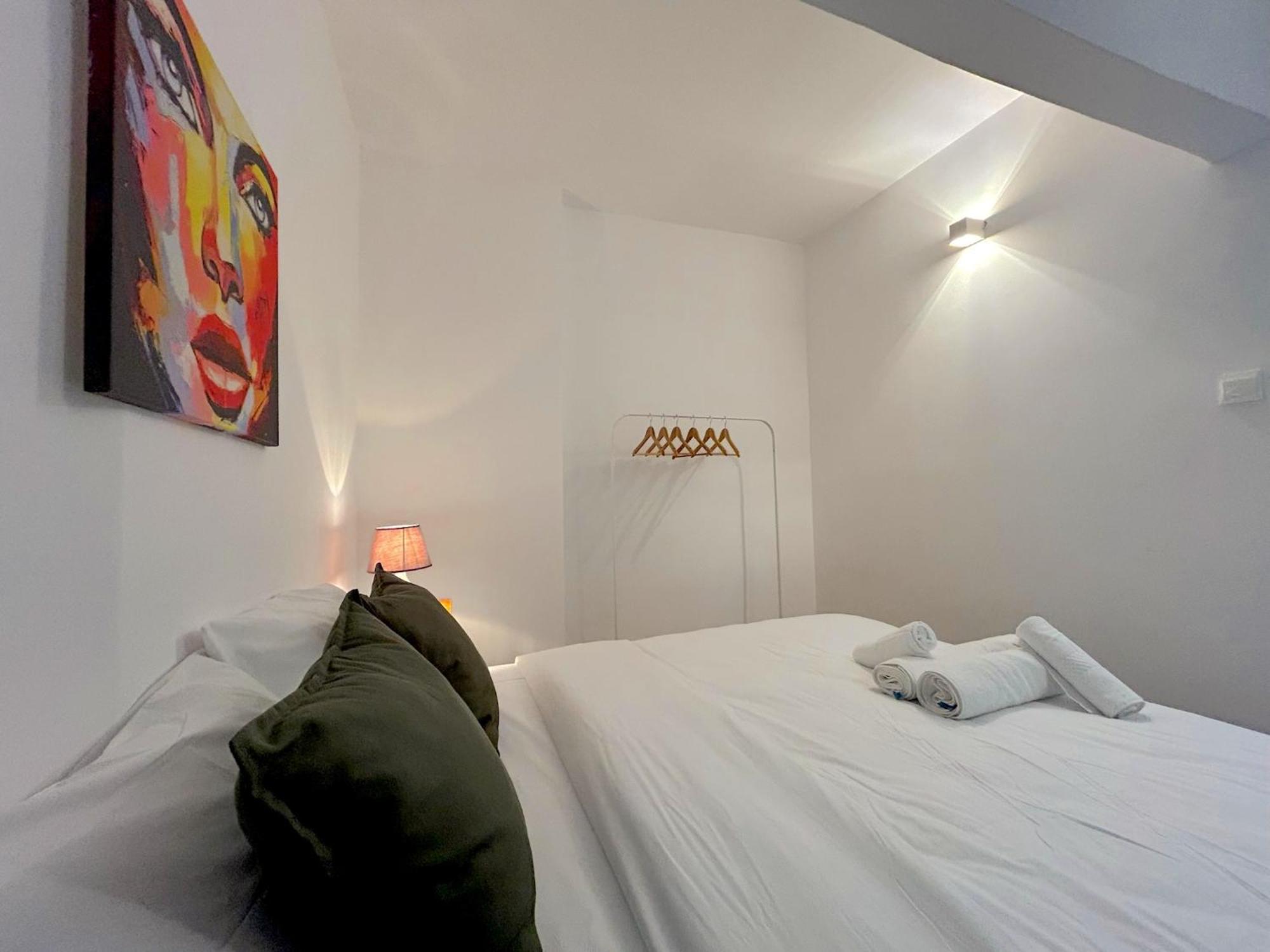 Queen Regina Suites By Platform 357 Никосия Экстерьер фото