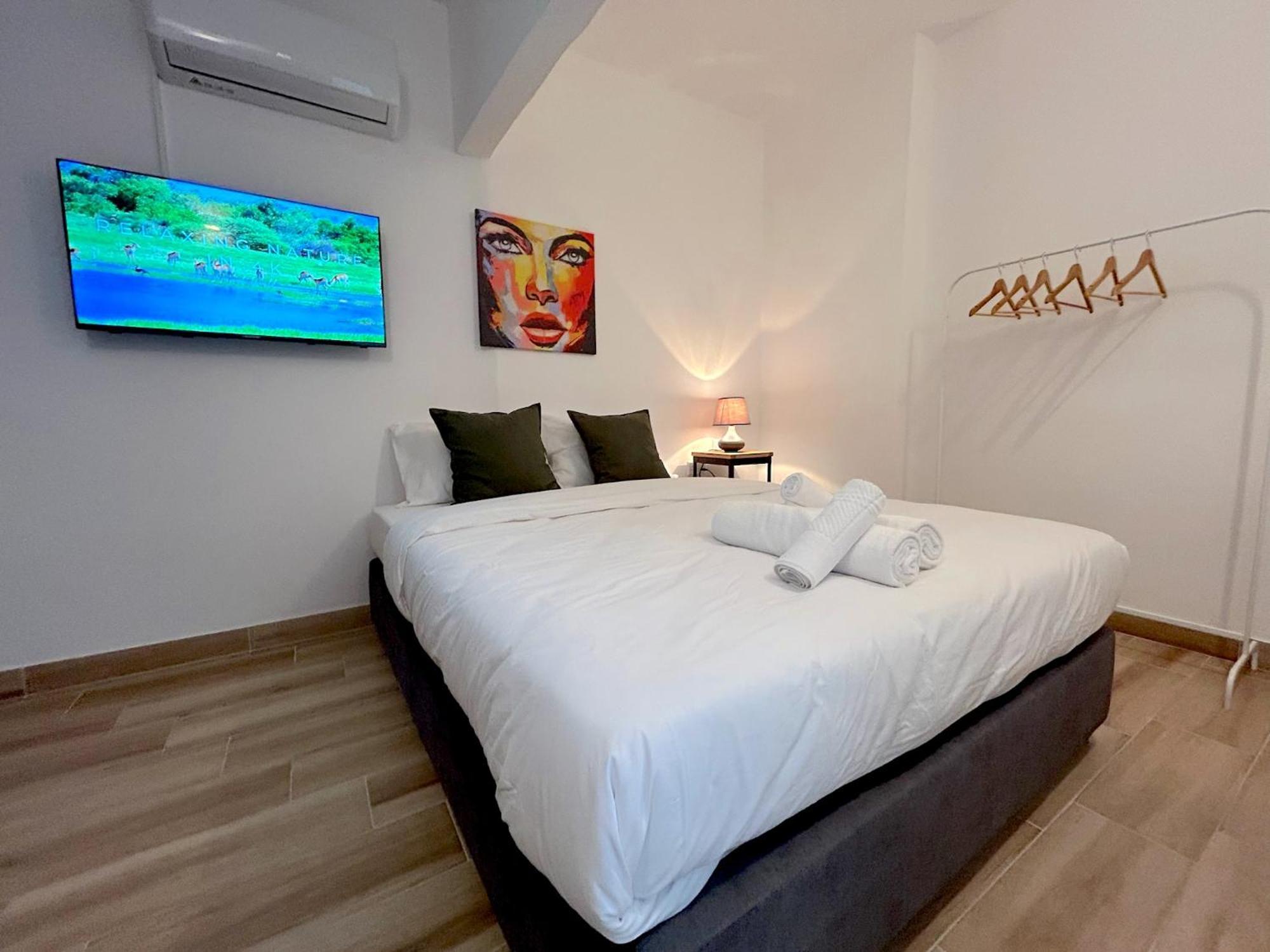 Queen Regina Suites By Platform 357 Никосия Экстерьер фото