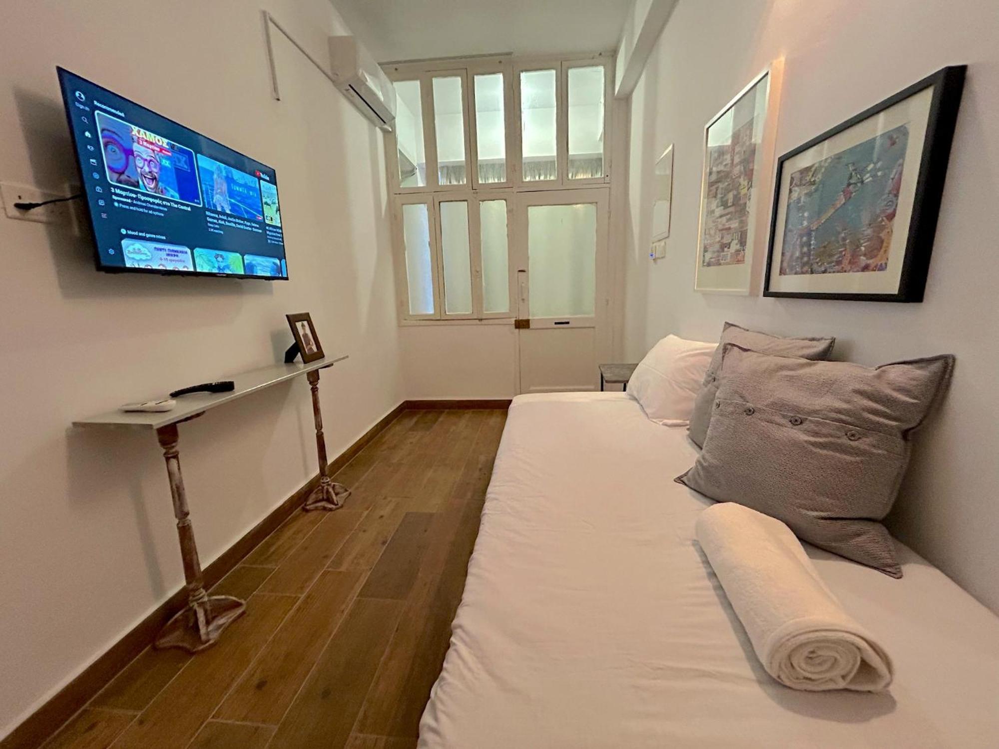 Queen Regina Suites By Platform 357 Никосия Экстерьер фото