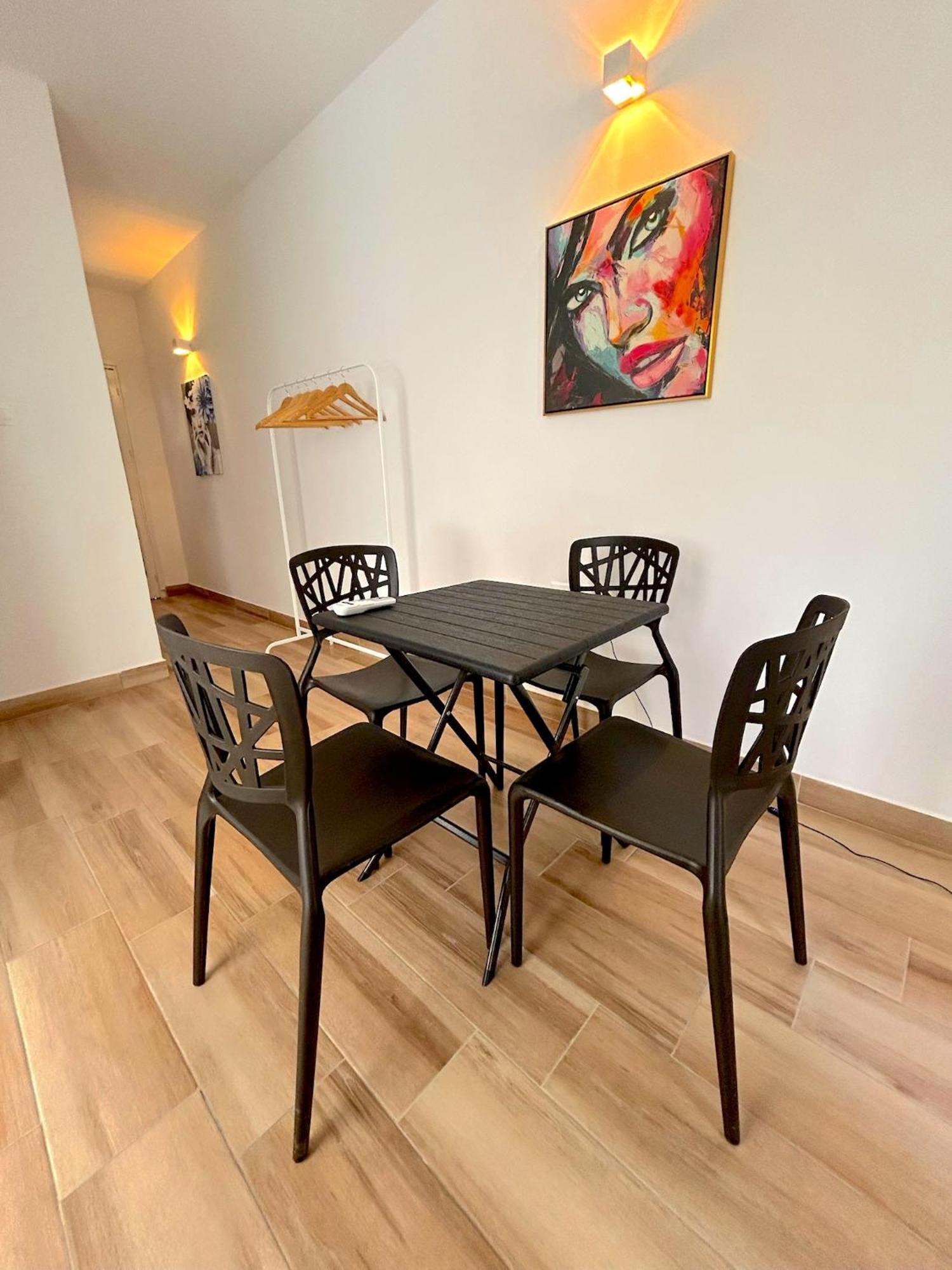 Queen Regina Suites By Platform 357 Никосия Экстерьер фото