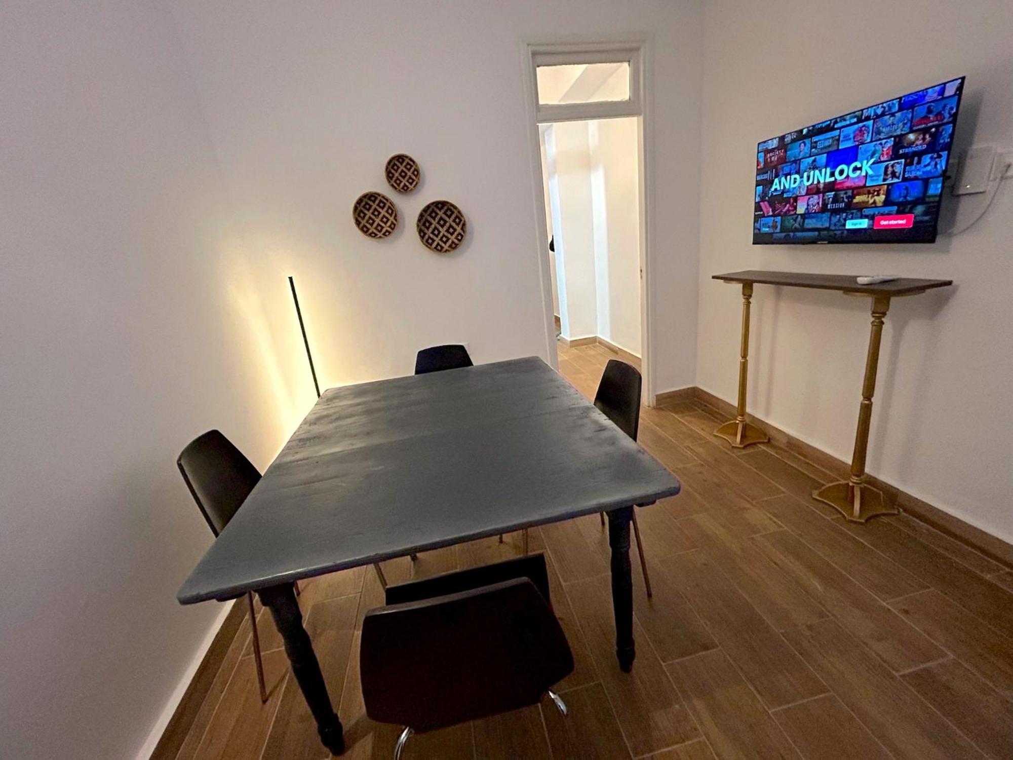 Queen Regina Suites By Platform 357 Никосия Экстерьер фото