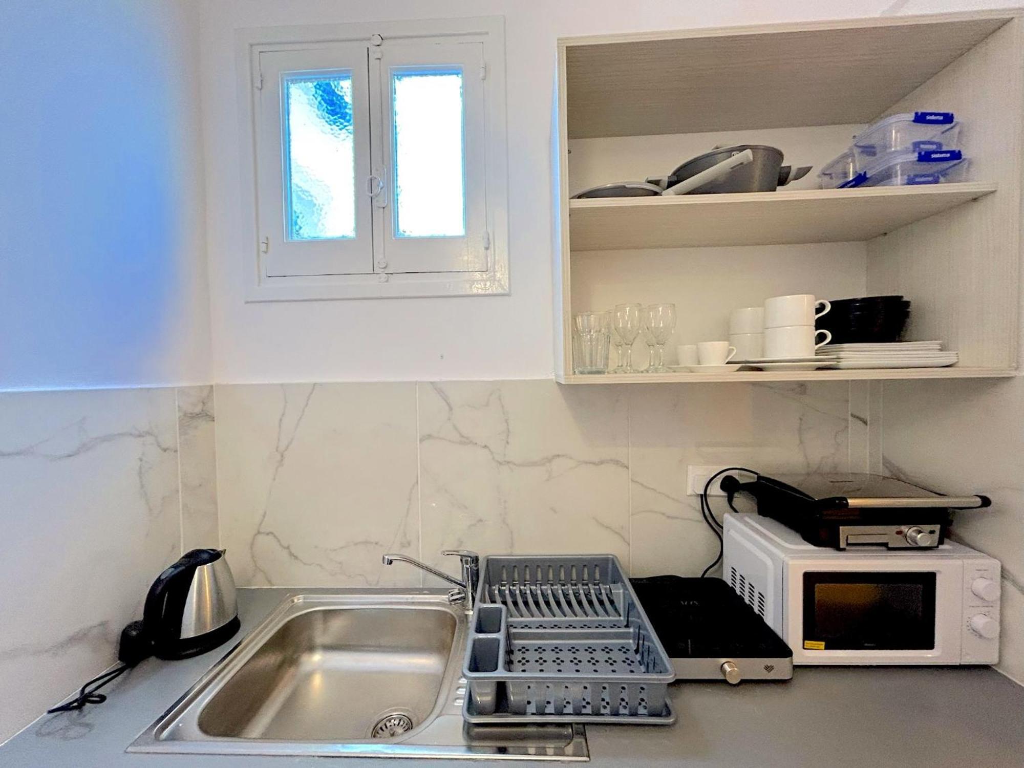 Queen Regina Suites By Platform 357 Никосия Экстерьер фото