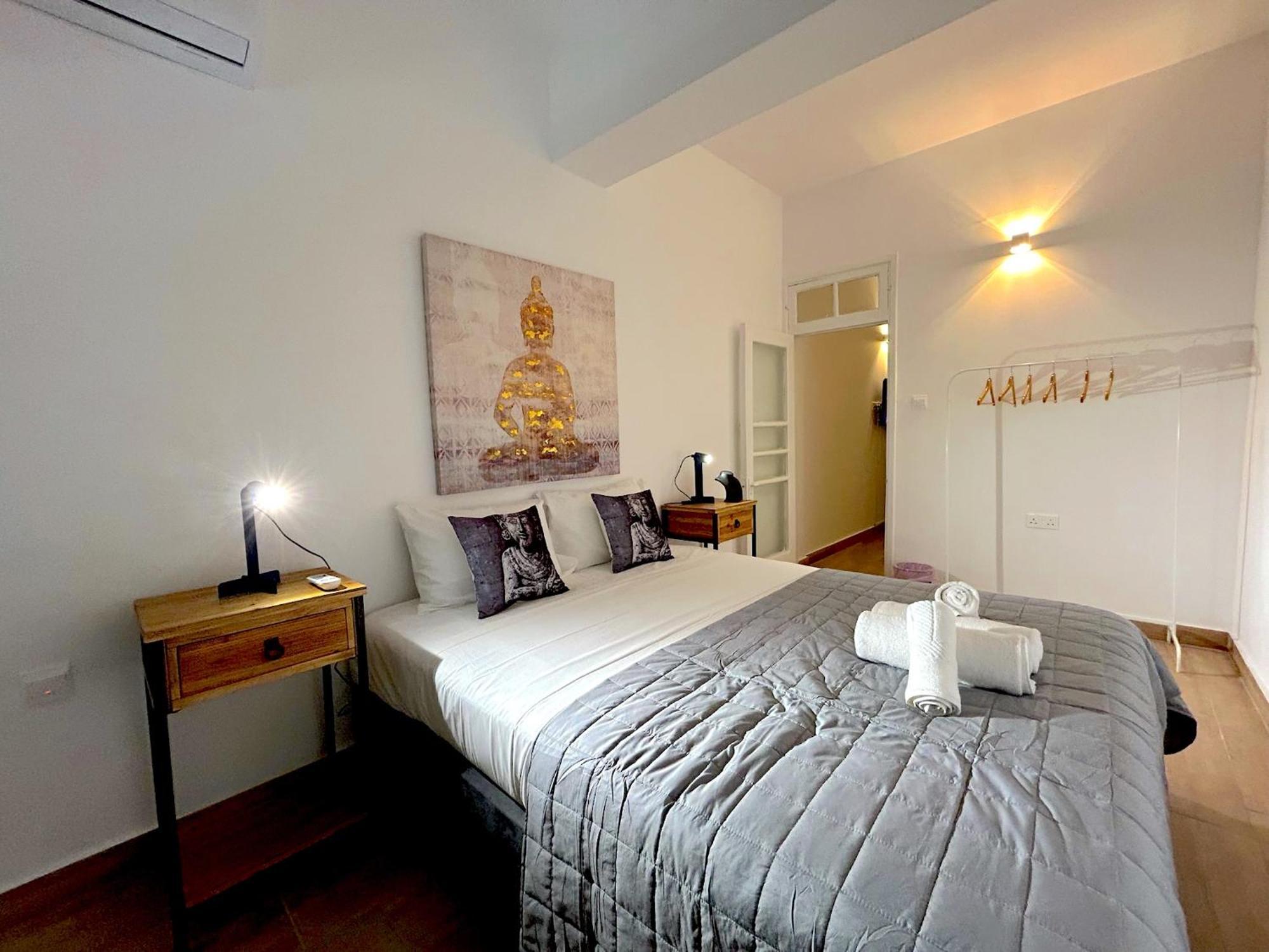 Queen Regina Suites By Platform 357 Никосия Экстерьер фото