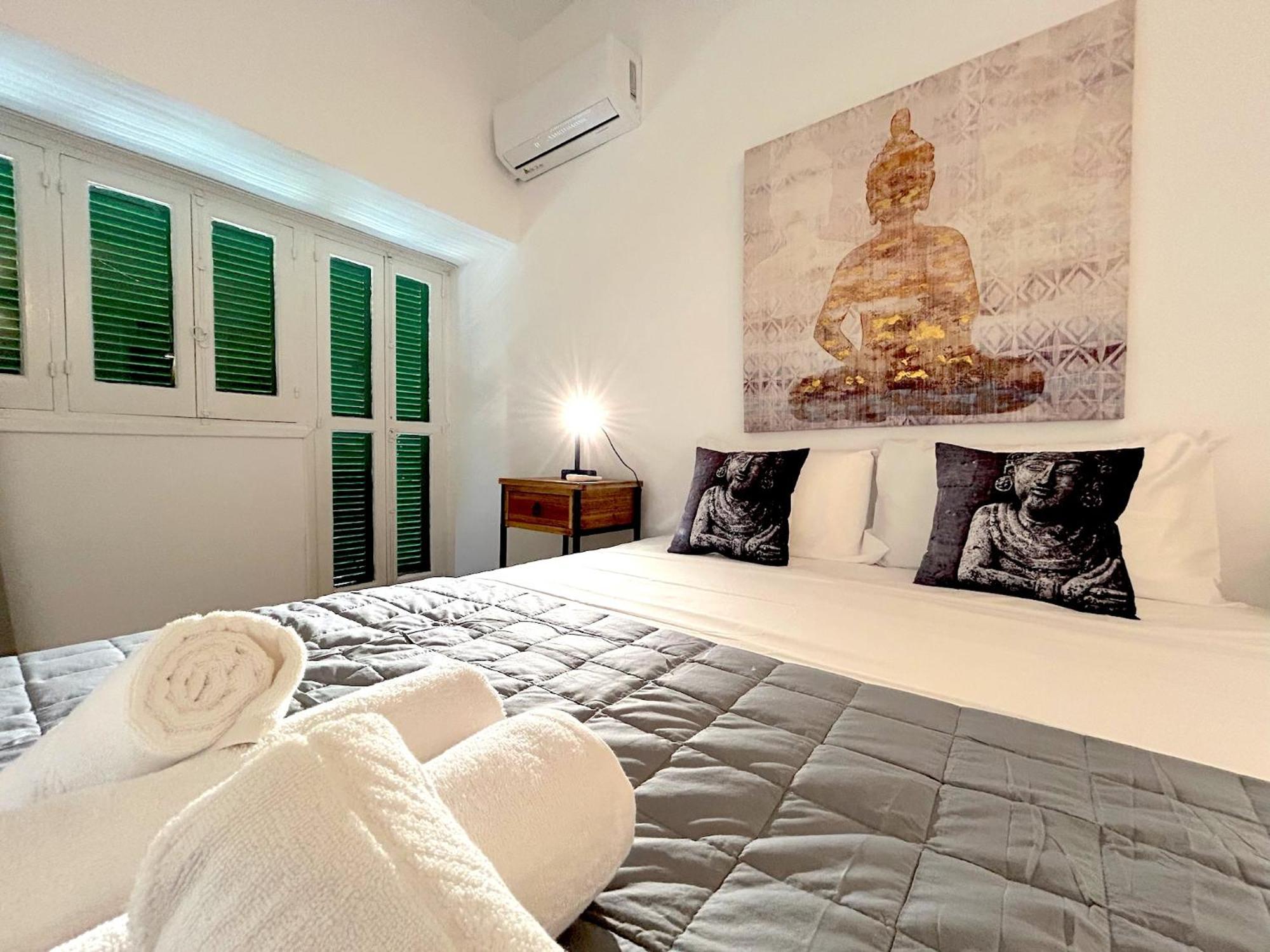 Queen Regina Suites By Platform 357 Никосия Экстерьер фото