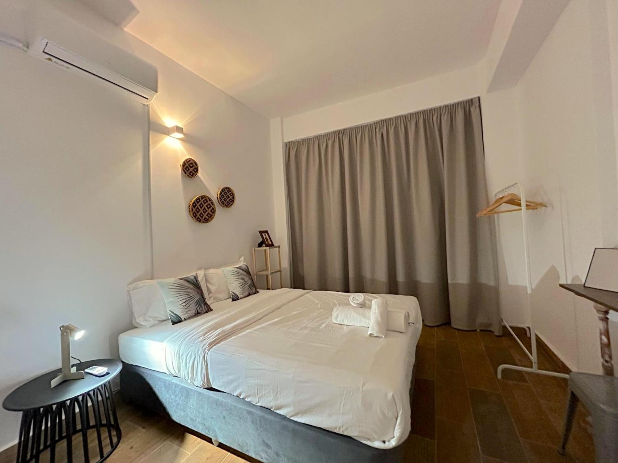 Queen Regina Suites By Platform 357 Никосия Экстерьер фото
