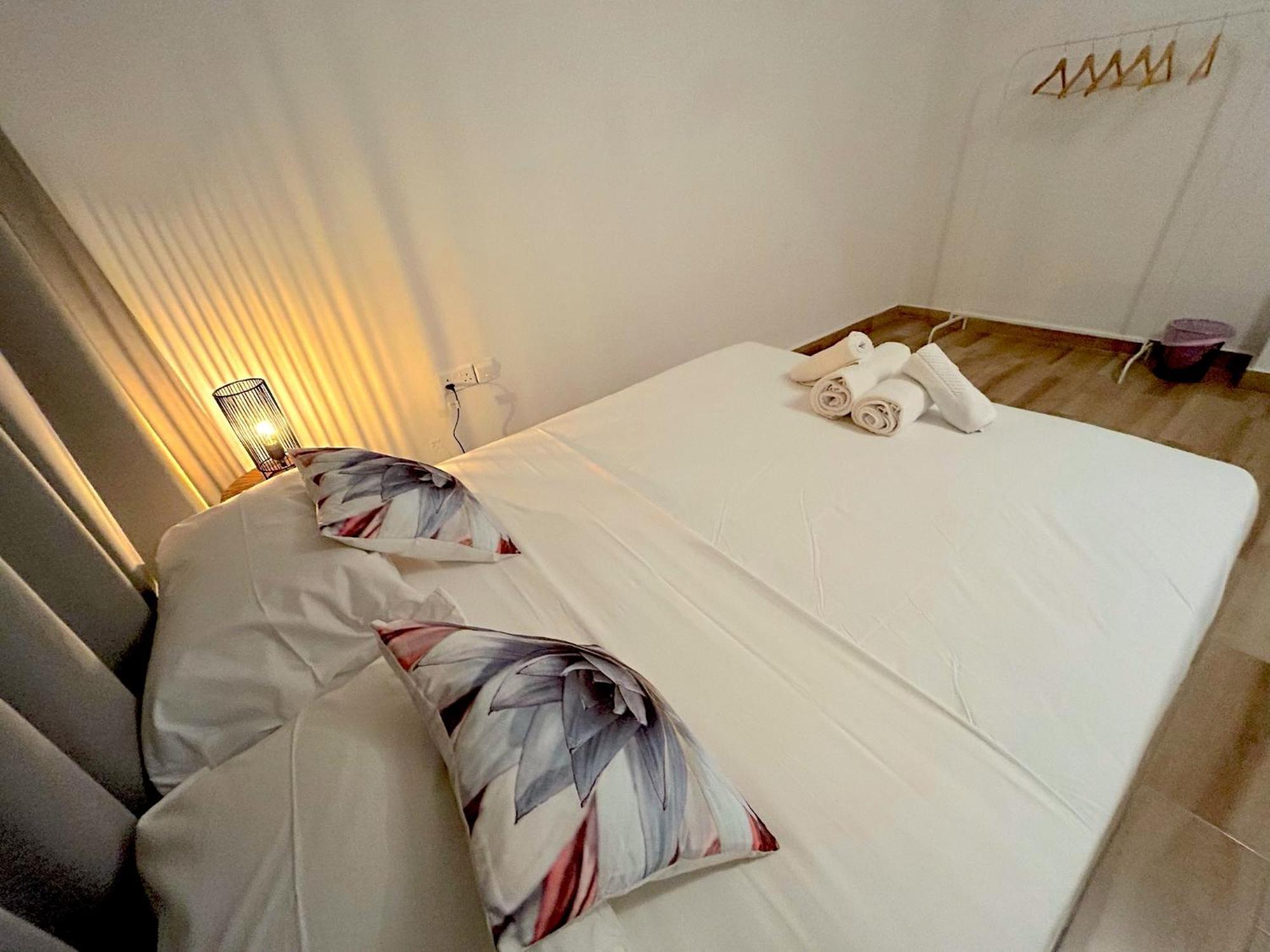 Queen Regina Suites By Platform 357 Никосия Экстерьер фото