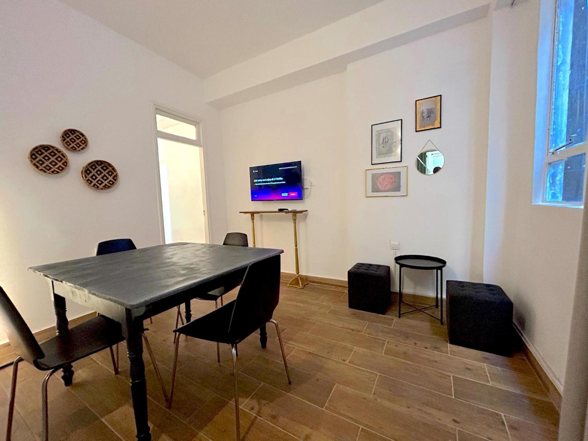 Queen Regina Suites By Platform 357 Никосия Экстерьер фото