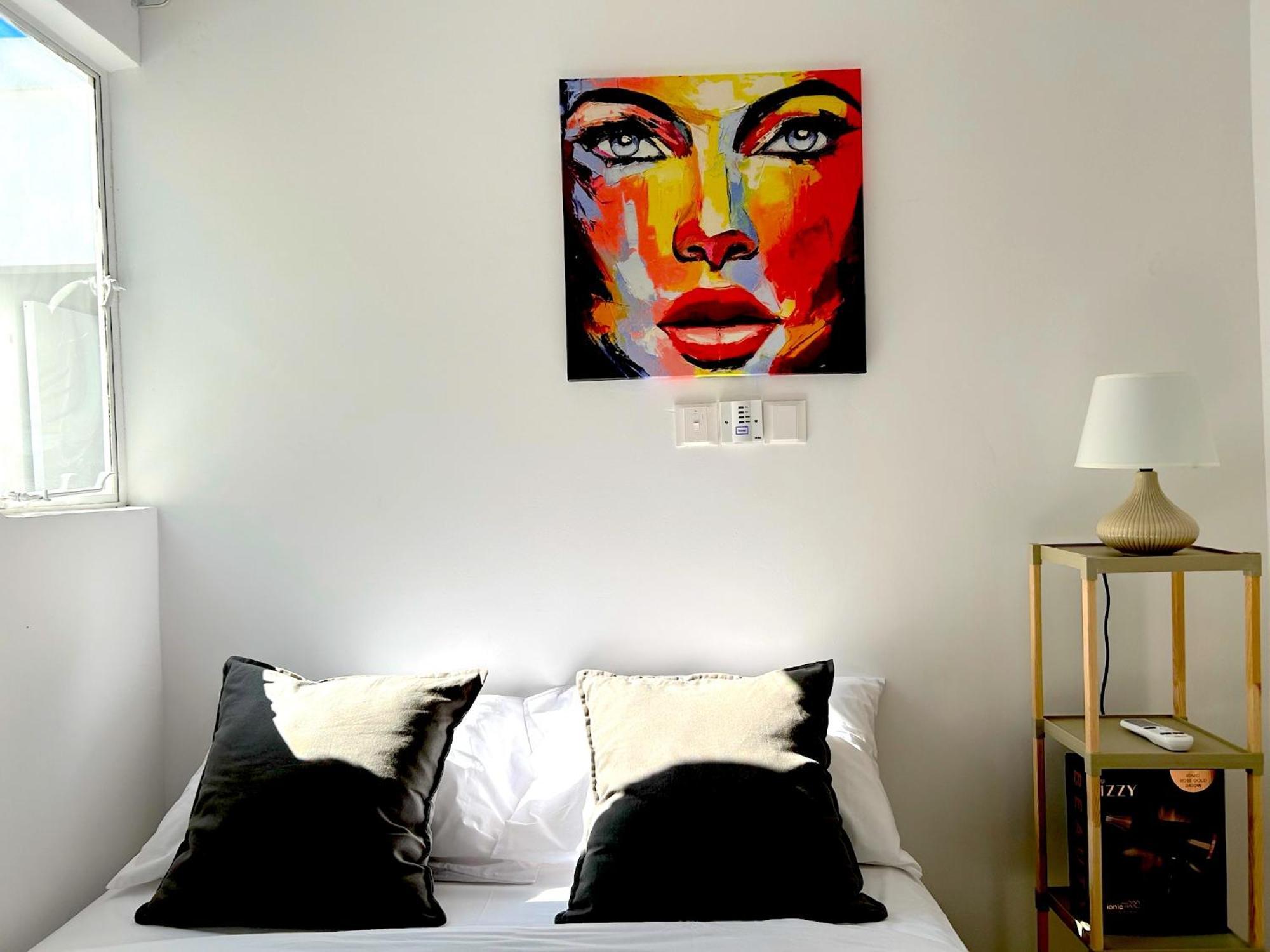 Queen Regina Suites By Platform 357 Никосия Экстерьер фото