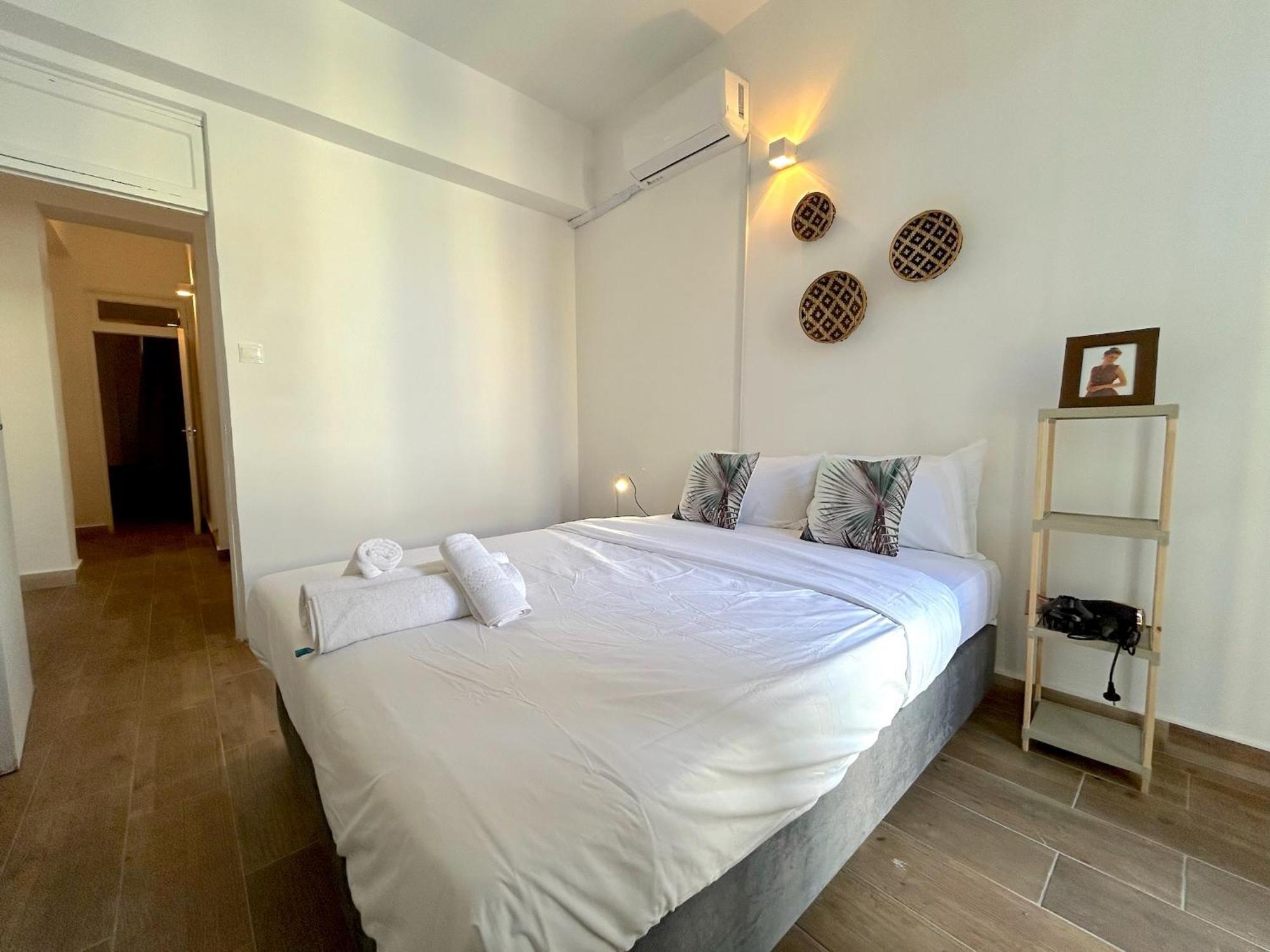 Queen Regina Suites By Platform 357 Никосия Экстерьер фото