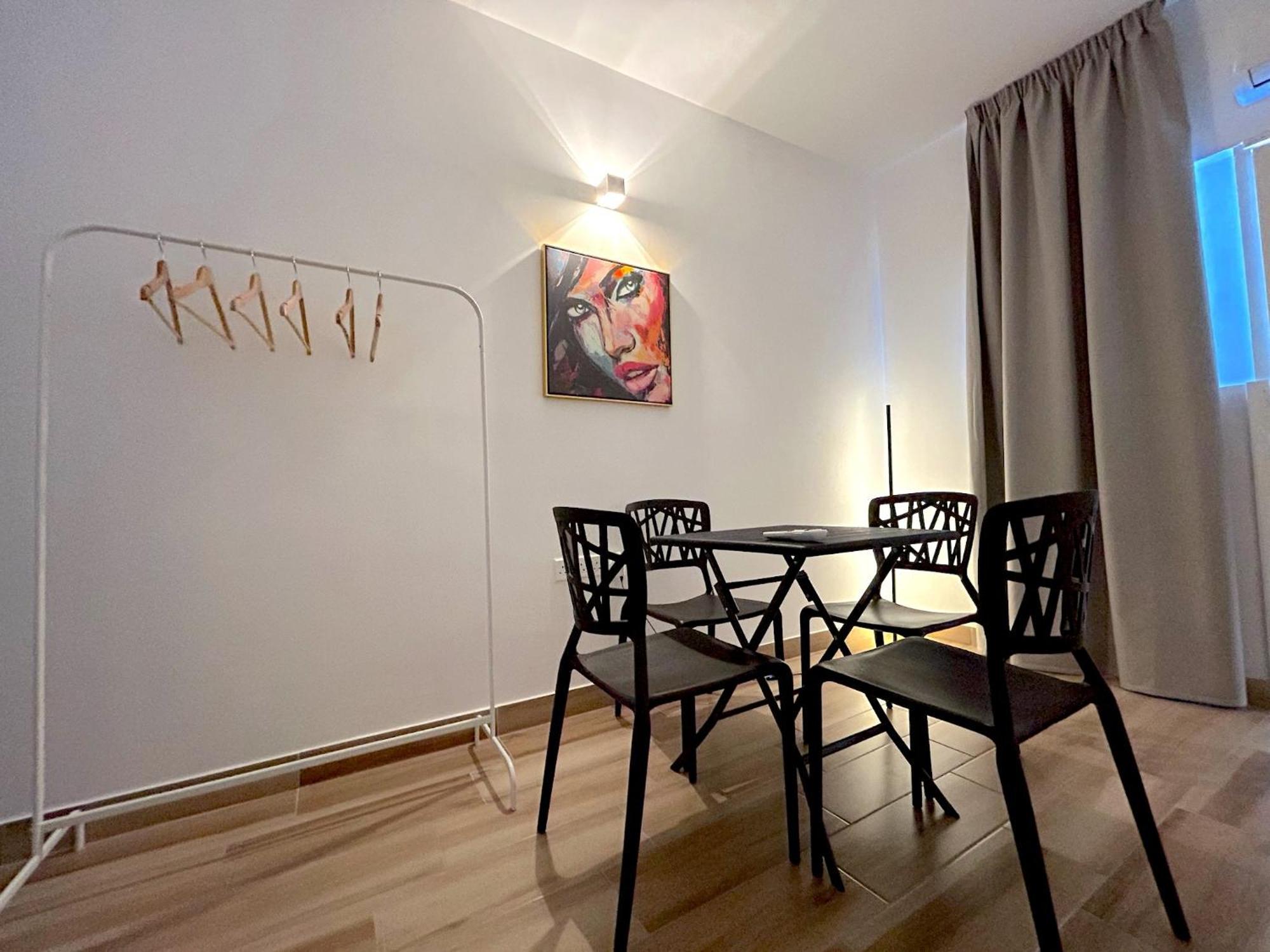 Queen Regina Suites By Platform 357 Никосия Экстерьер фото