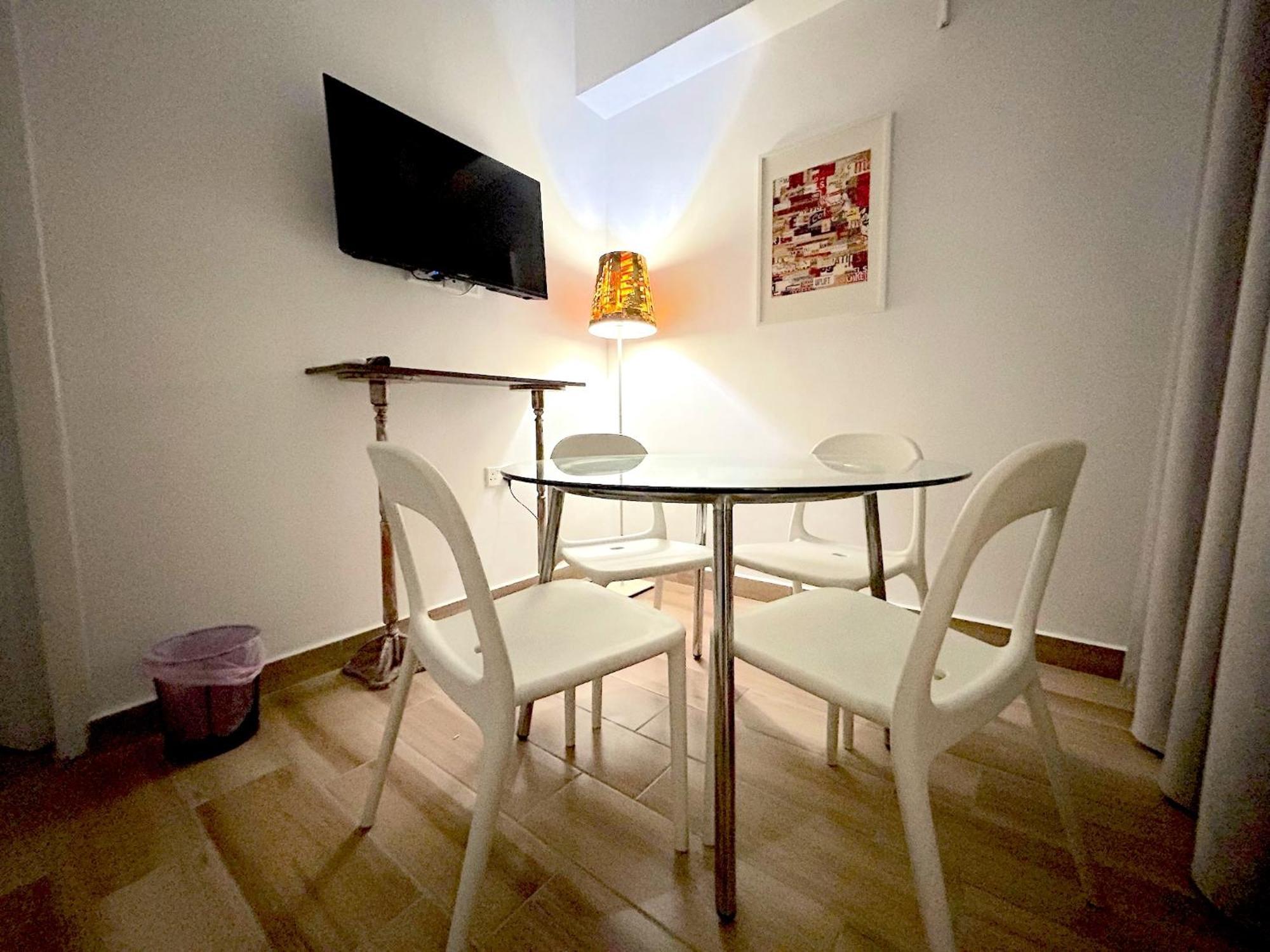 Queen Regina Suites By Platform 357 Никосия Экстерьер фото