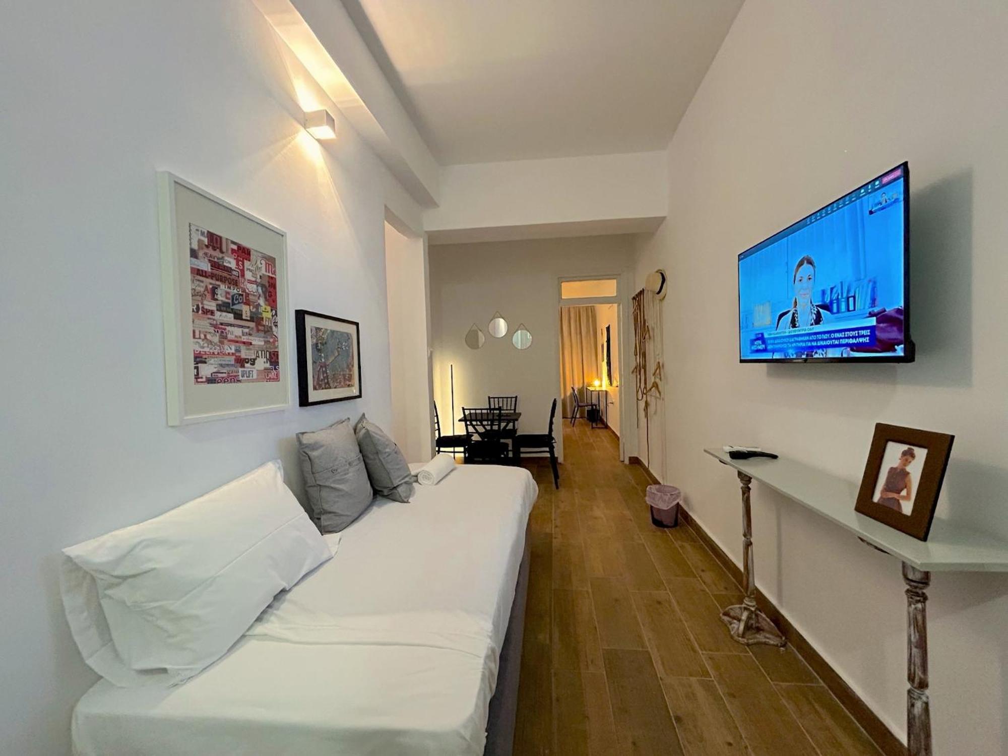 Queen Regina Suites By Platform 357 Никосия Экстерьер фото