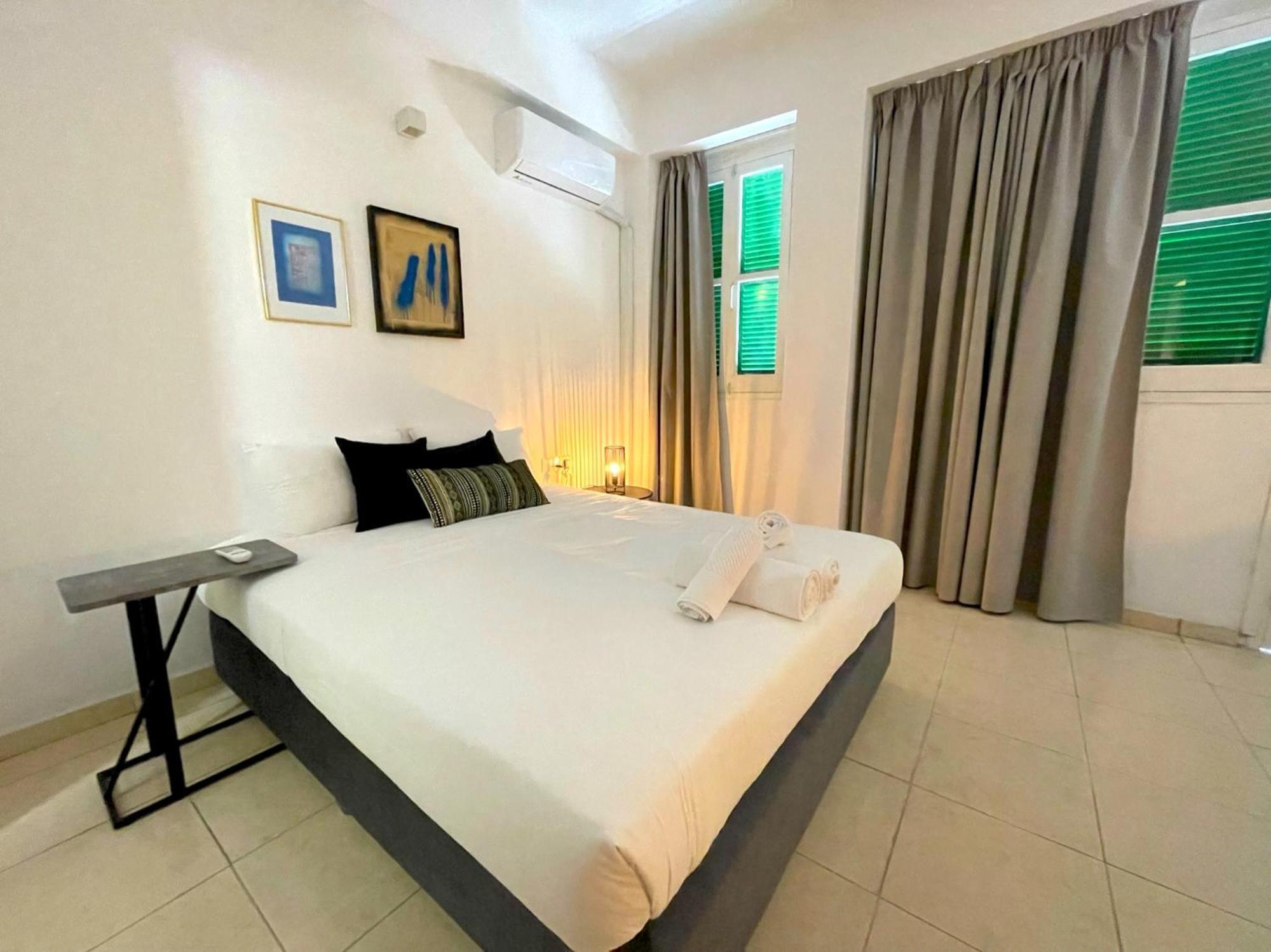 Queen Regina Suites By Platform 357 Никосия Экстерьер фото